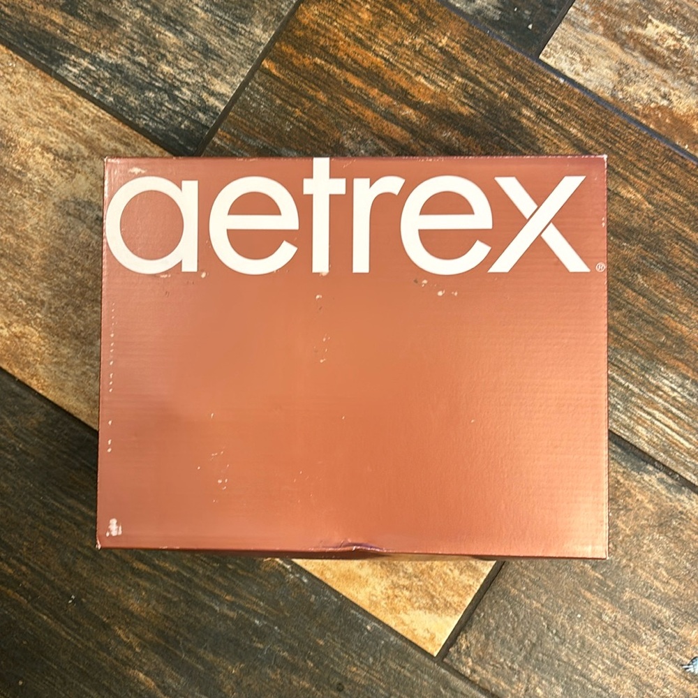 Brand New- Womens Aetrex healed booties